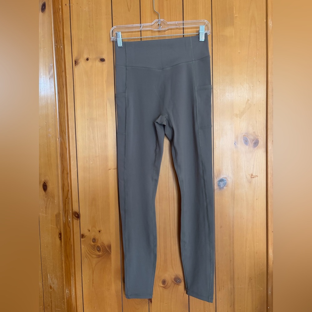 FORM Leggings- Size Large